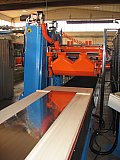 Produzione di macchine su misura, manuali, semiautomatiche o automatiche, per il trattamento delle superfici.